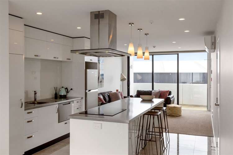 2/86 Hurlstone Drive Taranaki_18