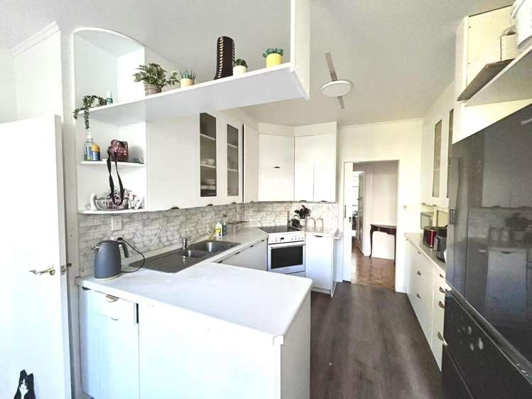 76 Onewa road Northcote Point_5