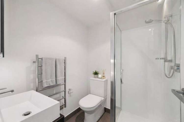 2105/8 Airedale Street City Centre_7