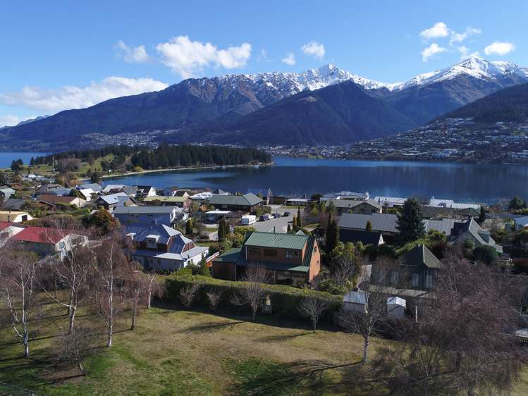 8 Kelvin Place Kelvin Heights_22