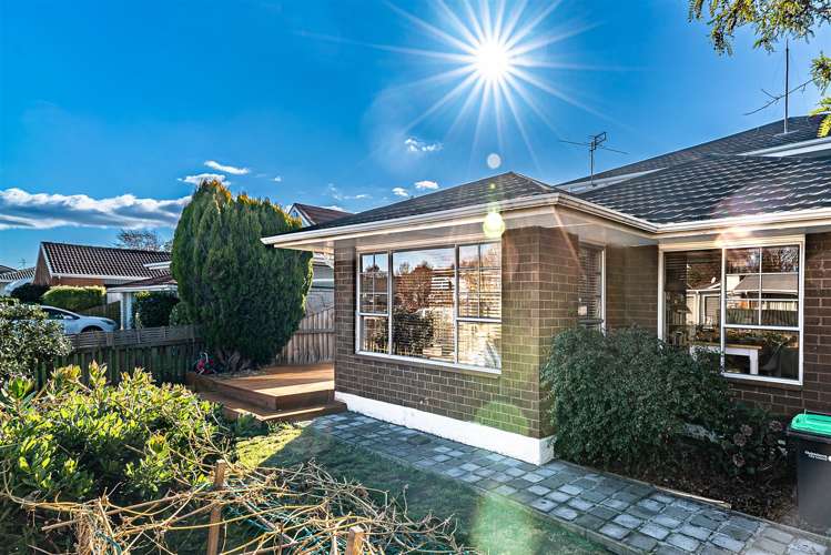 7 Apsley Drive Russley_16