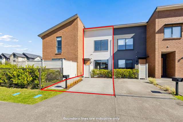 Immaculate Fletchers Home in Waiata Shores!