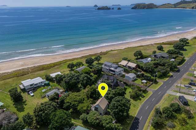 A Much-Loved Family Bach in Opito Bay