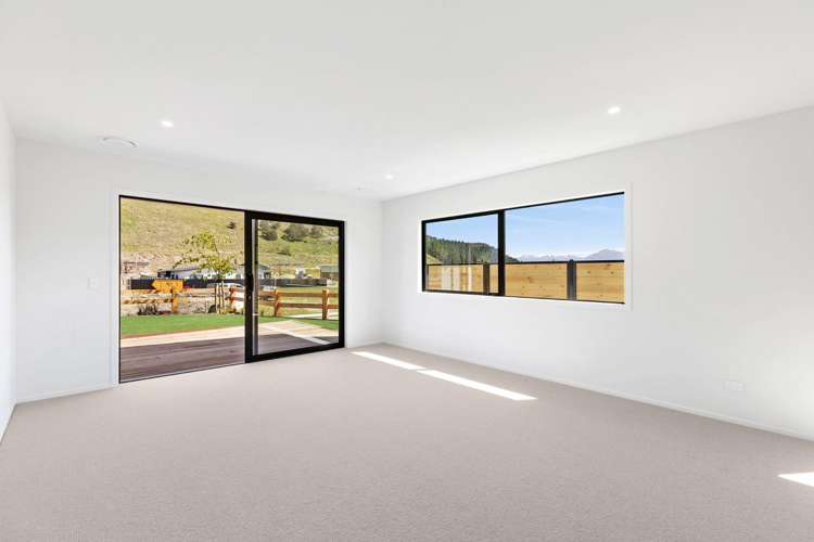 11  Lake MacKay Wanaka_13