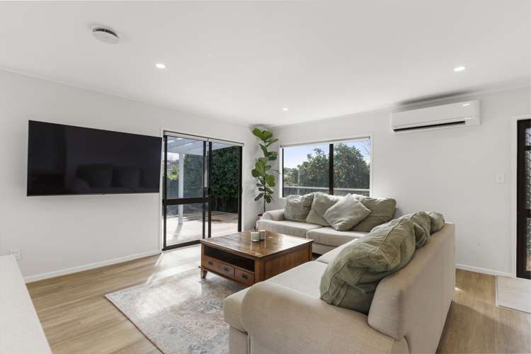 1/6 Lexington Drive Botany Downs_8