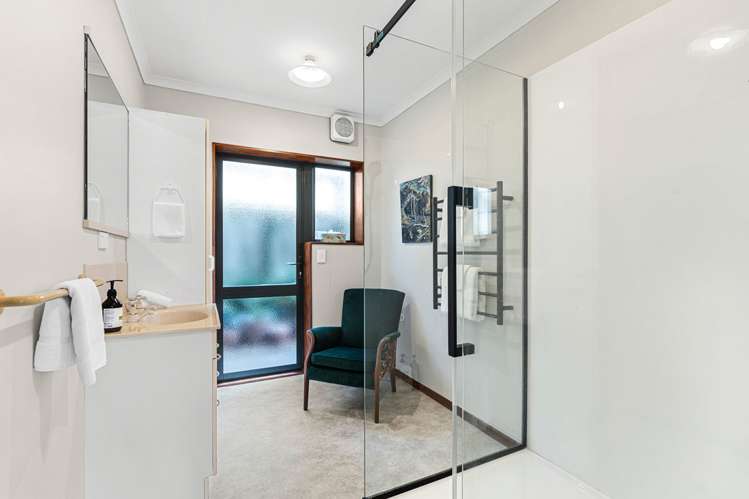 3b Barrett Street Westown_17