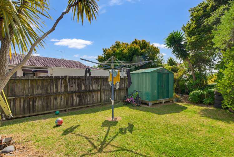 9 Panzic place Glen Eden_29