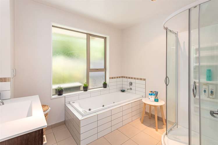 22 John Campbell Crescent Hillmorton_13