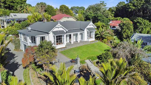 GRAND FAMILY RESIDENCE, OUTSTANDING VIEWS!