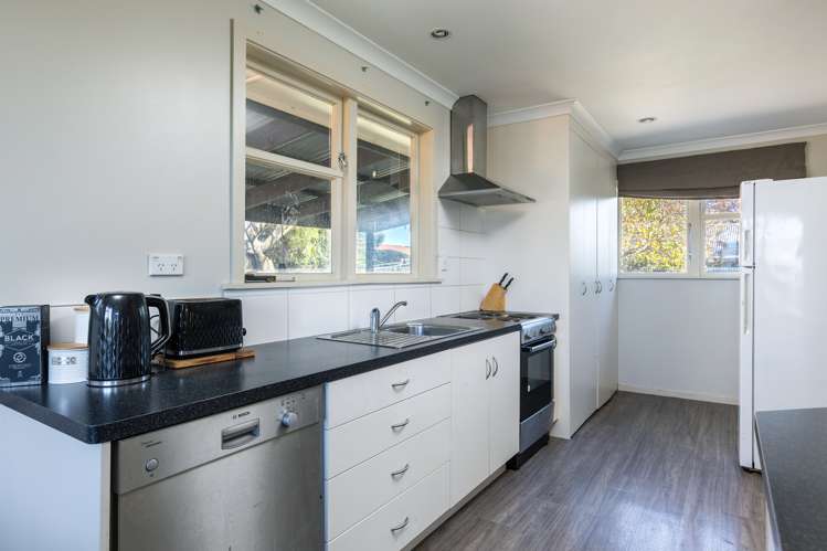 14 Gill Crescent Redwoodtown_5