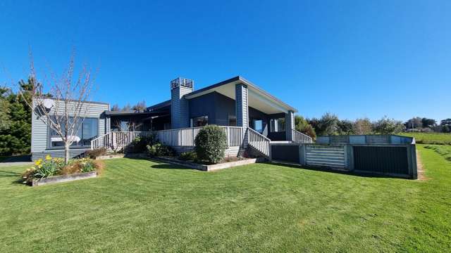 LOVING THE LIFESTYLE IS EASY