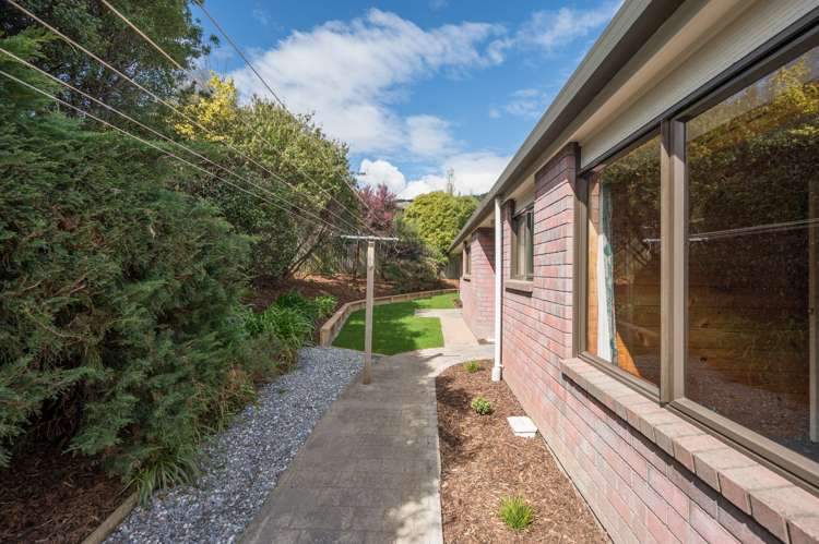 2 Lingfield Place Richmond_17