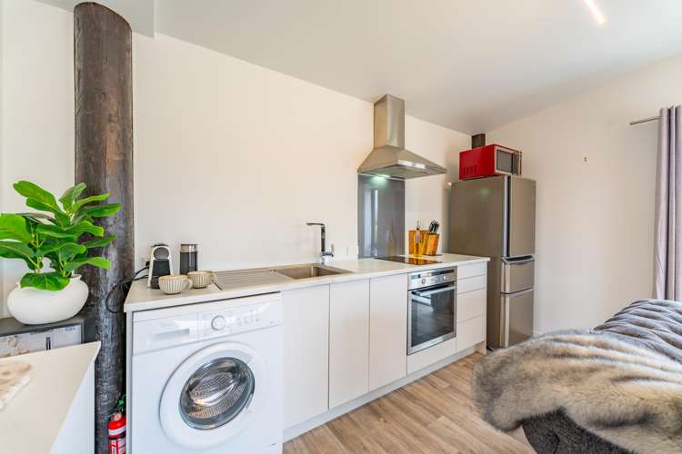 8 Minnie Street & 0 Molloys Road Waimate_13