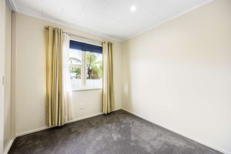 18 Rewarewa Road Te Atatu Peninsula_14