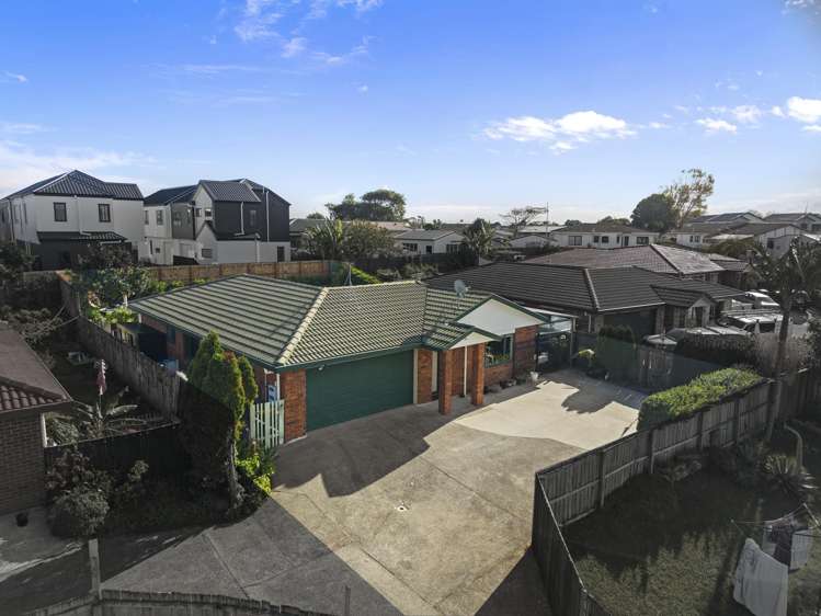 54 Robert Ross Place Clendon Park_13