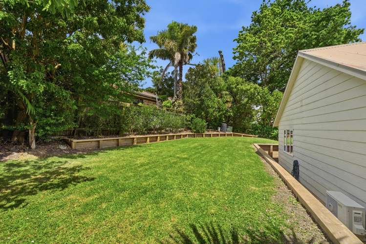 2/8 Rossmore Terrace Murrays Bay_8