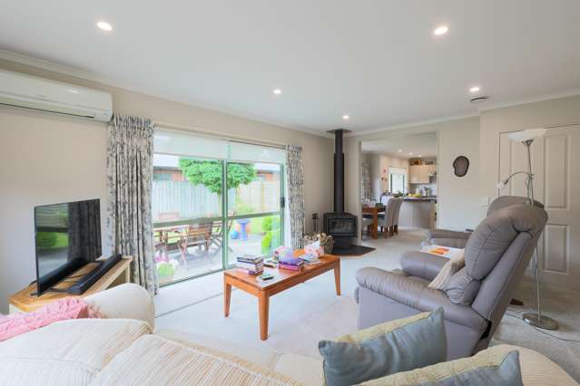 8 Woodland Grove Wainuiomata_4