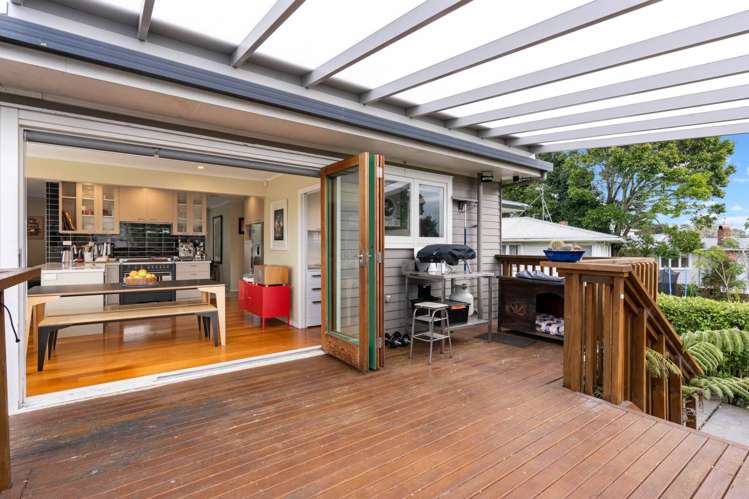 29 Amberley Avenue Te Atatu South_11