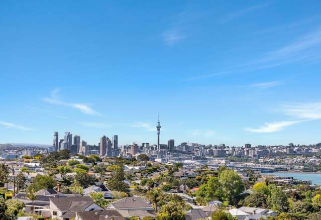 Near New Apartment with City and Harbour View