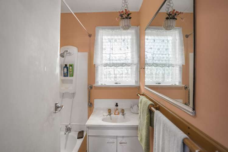 18 Karamu Crescent Wainuiomata_13