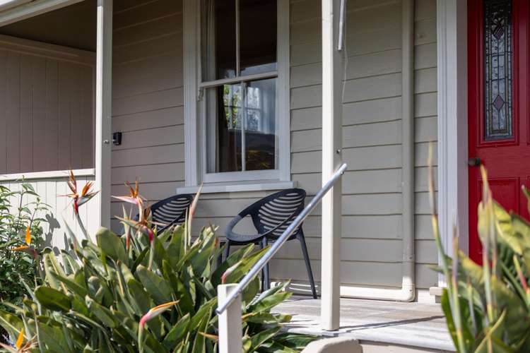 257 Beach Road Akaroa_8