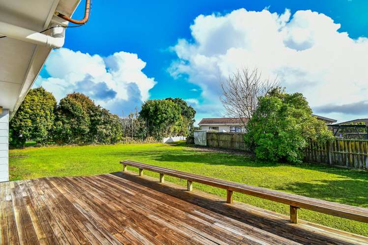 6 Leaming Place Clarks Beach_1