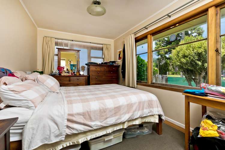 18 Ward Crescent Te Atatu Peninsula_11