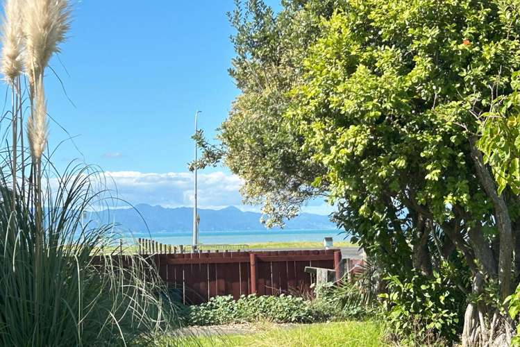 8 Pohutukawa Avenue Kaiaua_12