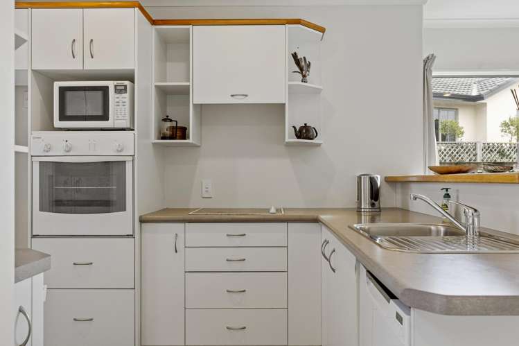 35 Lakeridge Close Rangatira Park_13