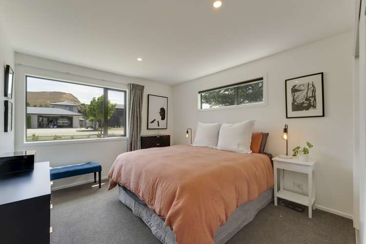 8 Erskine Street Dalefield/Wakatipu Basin_12