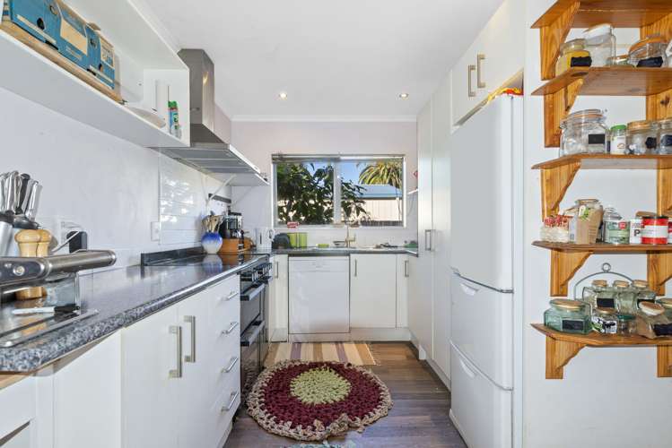 16 Mahanga Road Fairy Springs_1