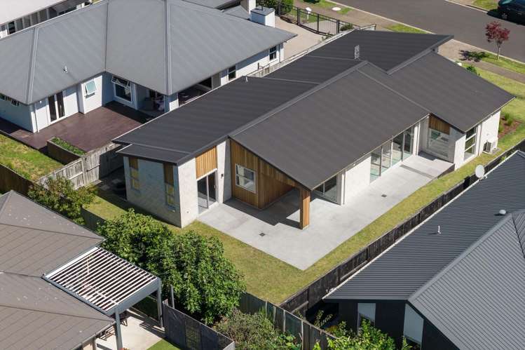 17 Puhirake Crescent Pyes Pa_16