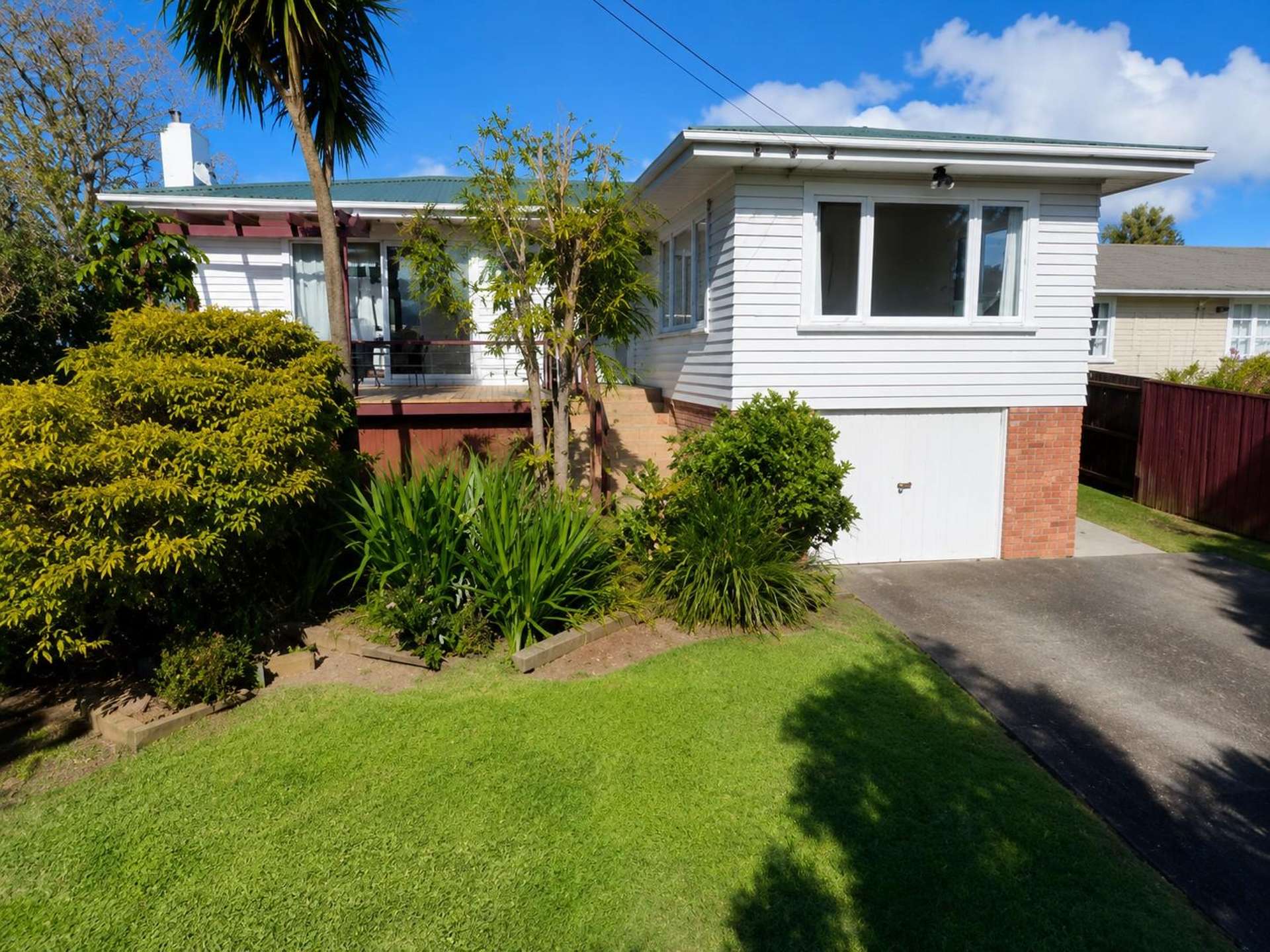  45 Sylvan Crescent Te Atatū South_0