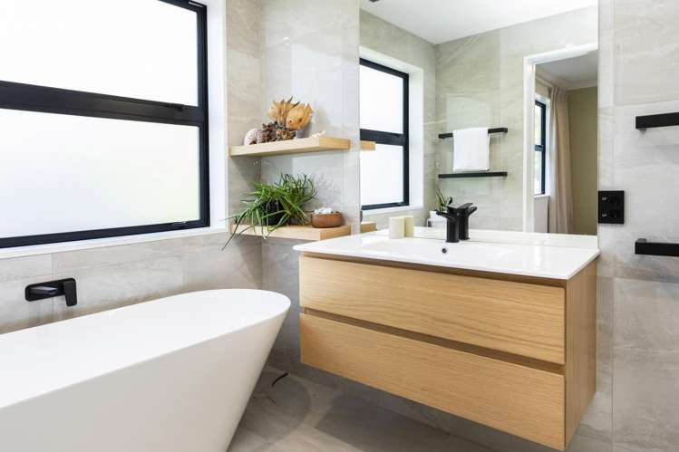 5 Carnaveron Drive Lincoln_22