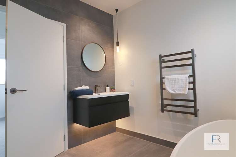 4 Tapuwae Way Mangere Bridge_12