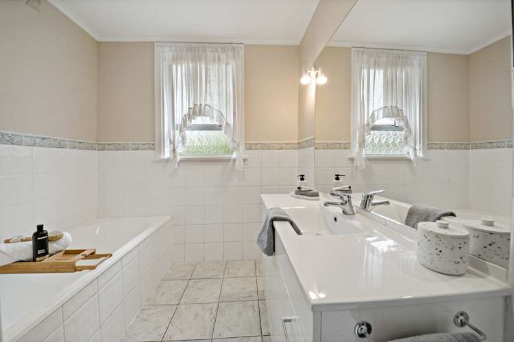 12a Sunrise Avenue Mairangi Bay_15