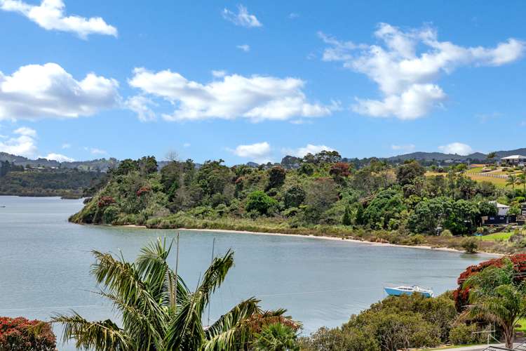 286 Beach Road Onerahi_3