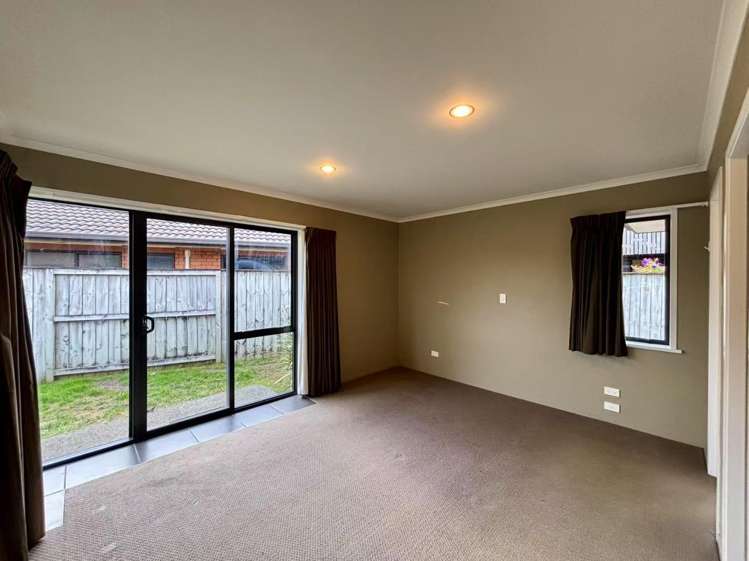 16 Somerton Drive Huntington_11