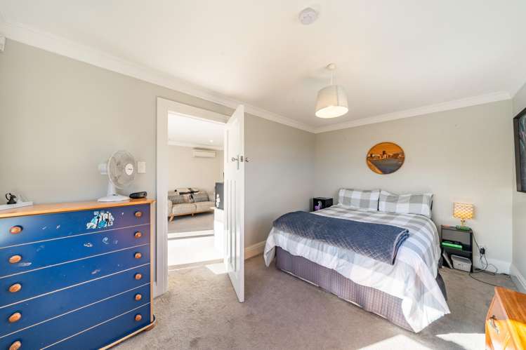 18 Bracken Street Petone_11