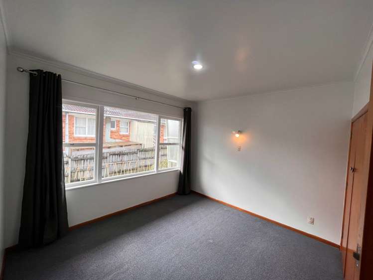2/96 Te Atatu Road Te Atatu South_9