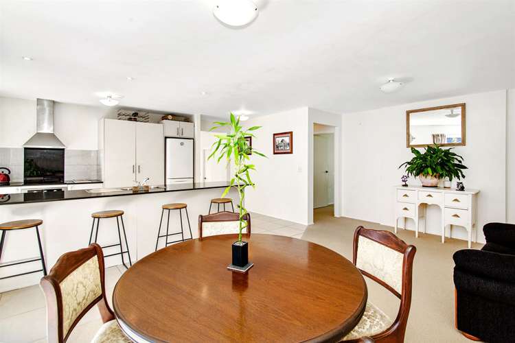 9 Tararua Close Aotea_5