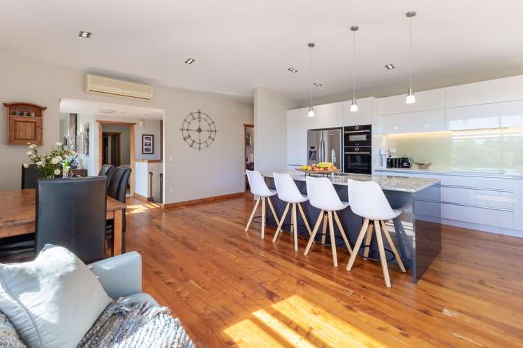 32 Lorna Irene Drive Raumati South_4