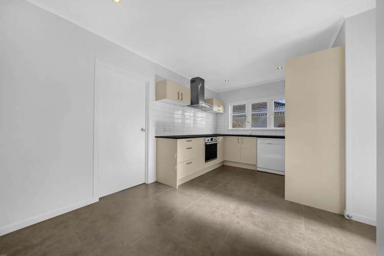 685 Hillsborough Road Mt Roskill_8