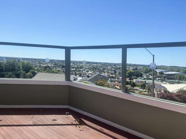 2/89 Churchill Drive 10792_2