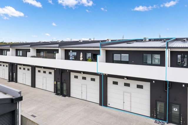 Modern Live/Work Unit in Henderson