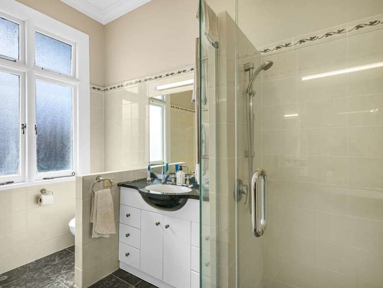 89 Georges Drive Napier South_18