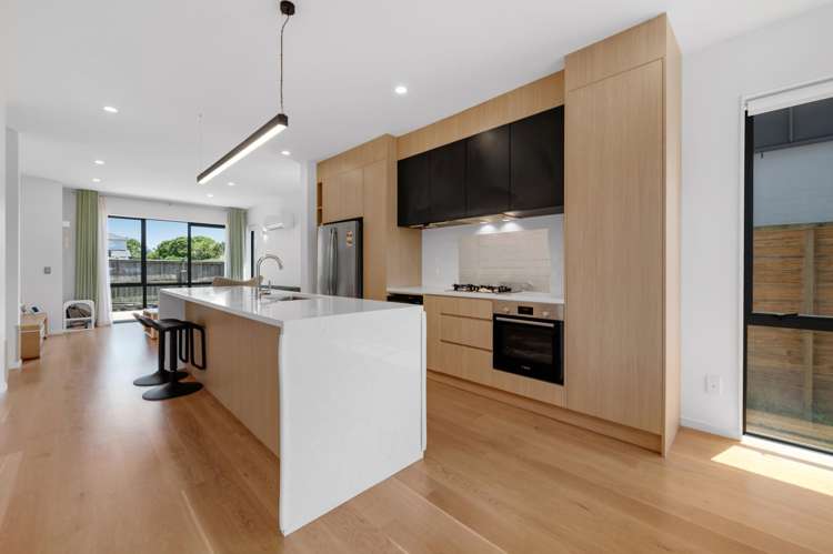 10 Whakaora Lane Flat Bush_5