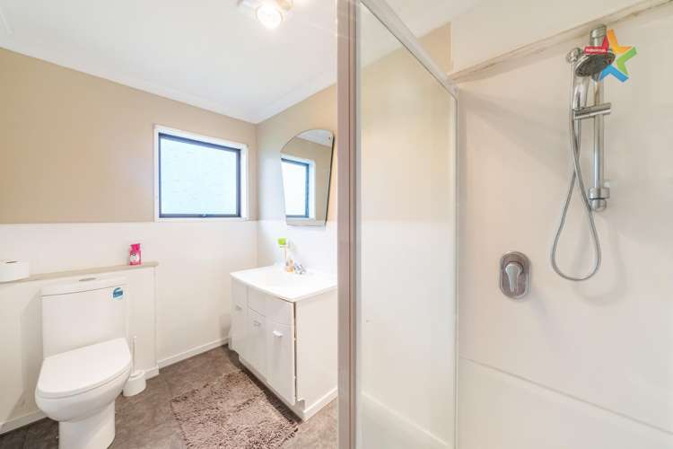 21 Whitechapel Grove Stokes Valley_14