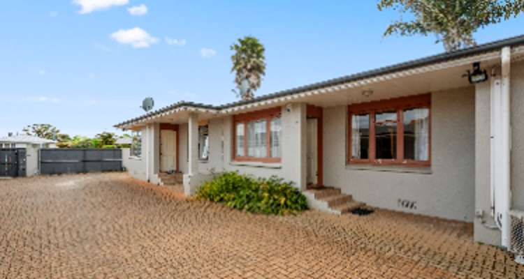 2/1346 Eruera Street_0