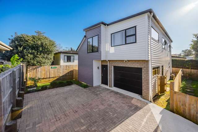 Modern Family Living–3Bedrooms + Study in Manurewa